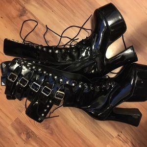 Demonia shiny platform heel boots *1 DAY SALE* ⚡️